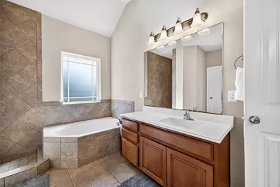 9642 Keeneland Circle, Mont Belvieu, TX 77523 - Photo 41