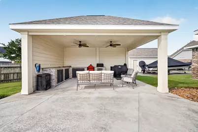 9642 Keeneland Circle, Mont Belvieu, TX 77523 - Photo 43