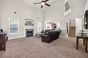 9642 Keeneland Cir, Mont Belvieu, TX 77523 - Photo 15