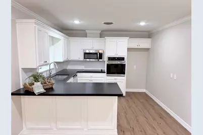 915 Circle Drive, Nederland, TX 77627 - Photo 5