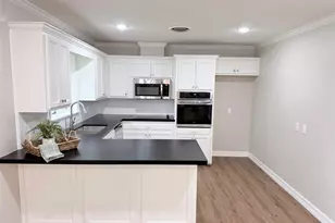 915 Circle Dr, Nederland, TX 77627 - Photo 5