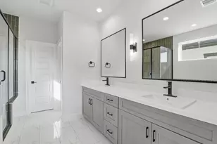 9207 Ft George St, Houston, TX 77063 - Photo 19