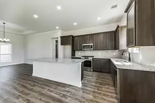 6427 Tomahawk Dr, Baytown, TX 77523 - Photo 3