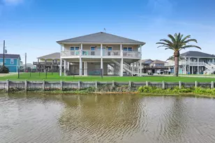 2946 Laguna Dr, Crystal Beach, TX 77650 - Photo 41