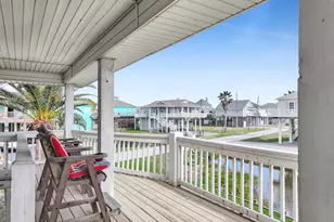 2946 Laguna Dr, Crystal Beach, TX 77650 - Photo 5