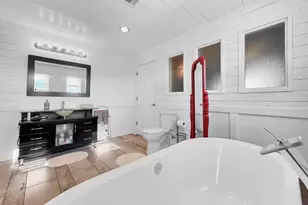 2946 Laguna Dr, Crystal Beach, TX 77650 - Photo 41