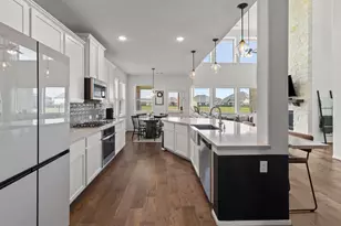 9718 Colonial Downs Dr, Mont Belvieu, TX 77523 - Photo 11