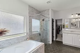 9718 Colonial Downs Dr, Mont Belvieu, TX 77523 - Photo 25