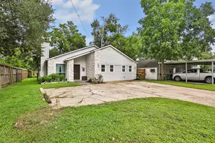 610 Maryland St, Liberty, TX 77575 - Photo 3