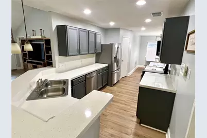 1806 Oak Wood Drive E, Pearland, TX 77581 - Photo 5