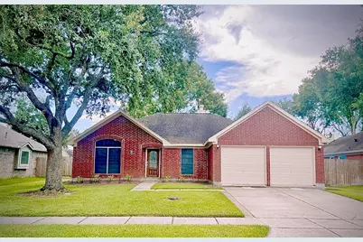 1806 Oak Wood Drive E, Pearland, TX 77581 - Photo 1