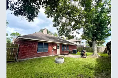 1806 Oak Wood Drive E, Pearland, TX 77581 - Photo 17