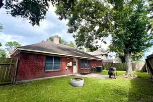 1806 Oakwood Dr E, Pearland, TX 77581 - Photo 19