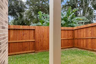 142A College St, Fresno, TX 77545 - Photo 11