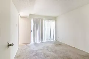 12227 Sandpiper Dr, Houston, TX 77035 - Photo 11