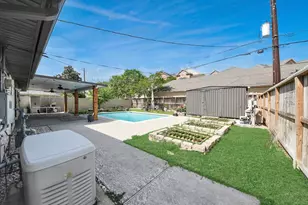 4611 Northrup Dr, Houston, TX 77092 - Photo 33