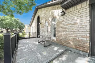 4611 Northrup Dr, Houston, TX 77092 - Photo 5