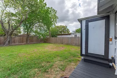 1604 Texas Street, Alvin, TX 77511 - Photo 3