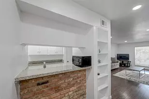 5863 Inwood Dr, Houston, TX 77057 - Photo 15