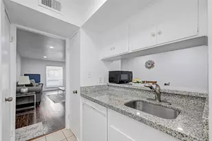 5863 Inwood Dr, Houston, TX 77057 - Photo 23