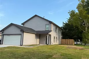 1327 5th Ave N, Texas City, TX 77590 - Photo 1