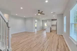 1327 5th Ave N, Texas City, TX 77590 - Photo 9