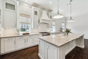 2413 Mimosa Dr, Houston, TX 77019 - Photo 15