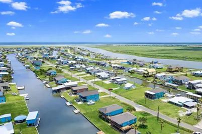 621 County Road 202, Sargent, TX 77414 - Photo 25