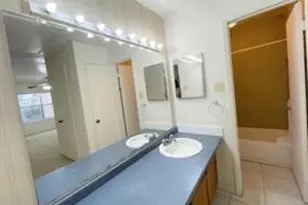 10555 Turtlewood Ct, Houston, TX 77072 - Photo 11