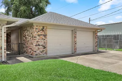 3002 Village Lane, Deer Park, TX 77536 - Photo 31