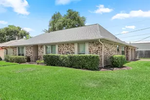 3002 Village Ln, Deer Park, TX 77536 - Photo 3