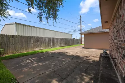3002 Village Lane, Deer Park, TX 77536 - Photo 35