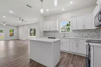 8027 Virgil Street, Houston, TX 77088 - Photo 9