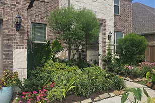 1013 Goose Creek St, Webster, TX 77598 - Photo 3