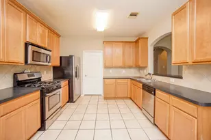 1323 Colonial Manor Dr, Katy, TX 77493 - Photo 11
