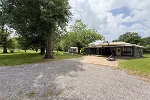 708 W Railroad, Buffalo, TX 75831 - Photo 5