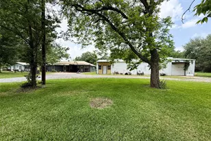708 W Railroad, Buffalo, TX 75831 - Photo 11