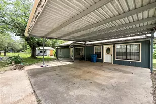 708 W Railroad, Buffalo, TX 75831 - Photo 7