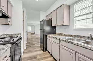 6701 Sands Point Dr Dr, Houston, TX 77074 - Photo 9