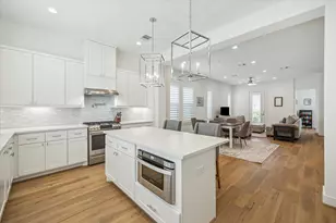 930 Dunleigh Meadows Ln, Houston, TX 77055 - Photo 11