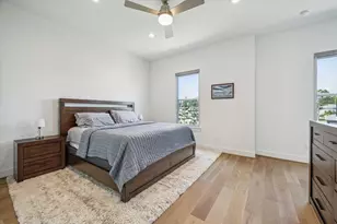 930 Dunleigh Meadows Ln, Houston, TX 77055 - Photo 19