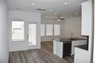 10212 Berkeley Springs Trail Trail, Houston, TX 77051 - Photo 3