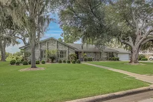 332 N Amherst Dr, West Columbia, TX 77486 - Photo 5