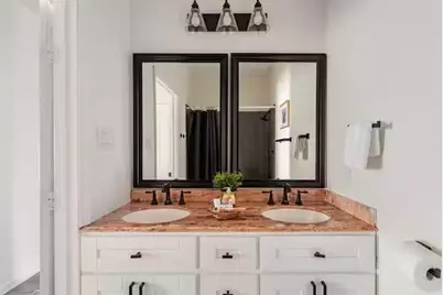 2114 W Humble Avenue, Baytown, TX 77520 - Photo 17