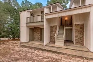 1329 Windsor St, Huntsville, TX 77340 - Photo 7