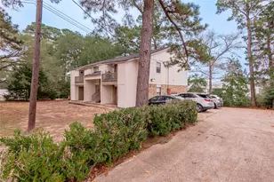 1329 Windsor St, Huntsville, TX 77340 - Photo 13