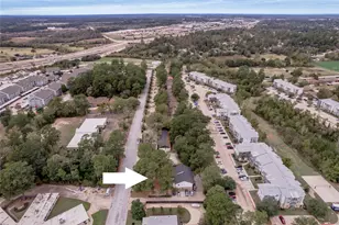 1329 Windsor St, Huntsville, TX 77340 - Photo 3