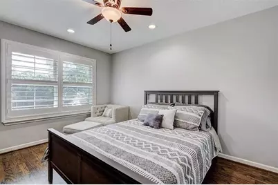 1207 Campton Court, Houston, TX 77055 - Photo 13