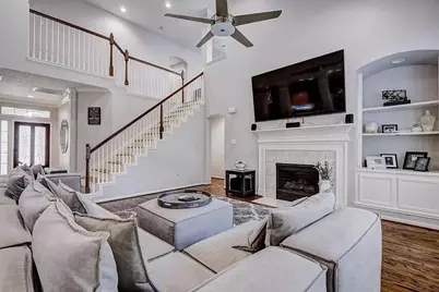 1207 Campton Court, Houston, TX 77055 - Photo 11