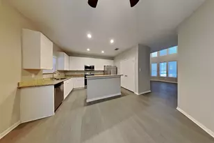 131 Lissa Ln, Sugar Land, TX 77479 - Photo 9